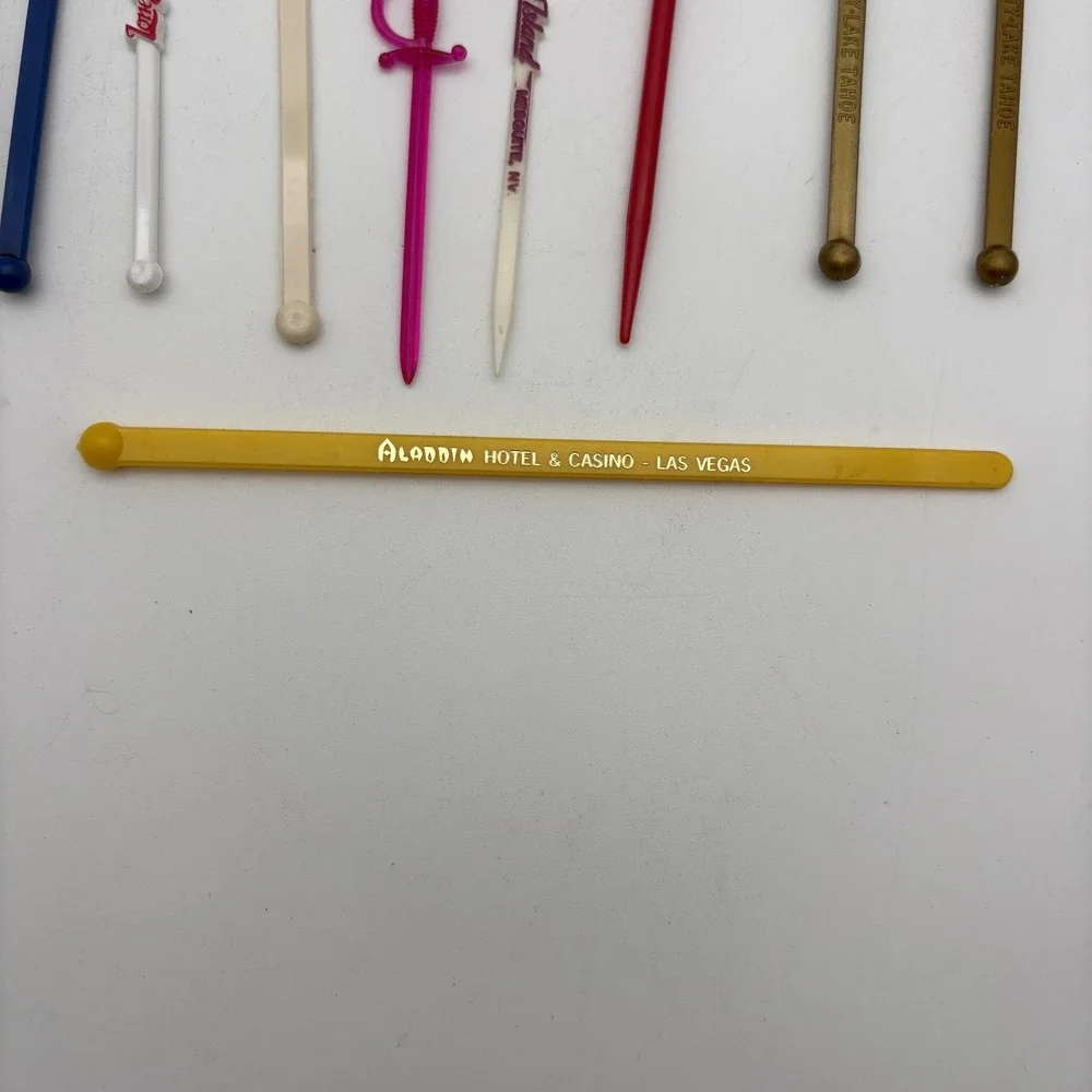 Vintage Casino Swizzle Sticks & Pens Lot 24 Excalibur Caesars Desert Inn‎ Vegas